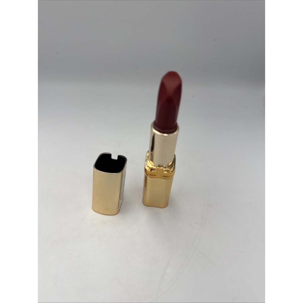 Loreal Colour Riche Ambitious‎ Red Lipstick
